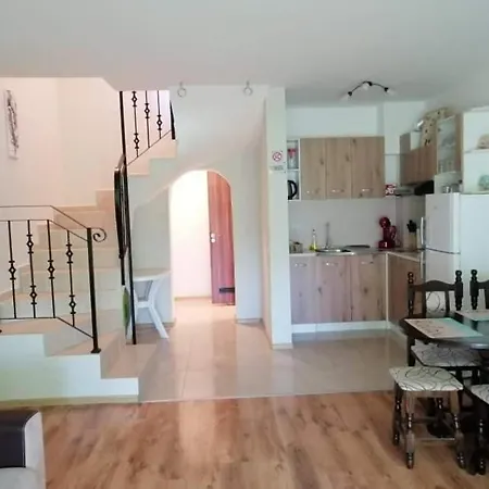Byala-apartment-valmira * 比亚拉